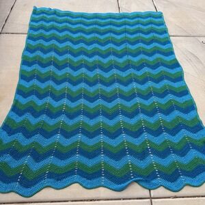 Handmade Afghan Crocheted Chevron Zig-Zag Pattern Blue‎ Green Teal Granny 69x92
